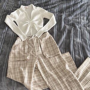 Fall outfit - plaid cargo pants and off white sweater!